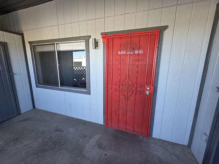 455 E Junction St #4 — Photo 4
