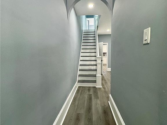 4th image of 207 N George St