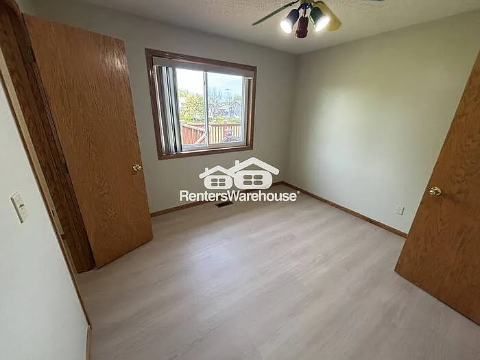 329 Alexander Ct — Photo 16