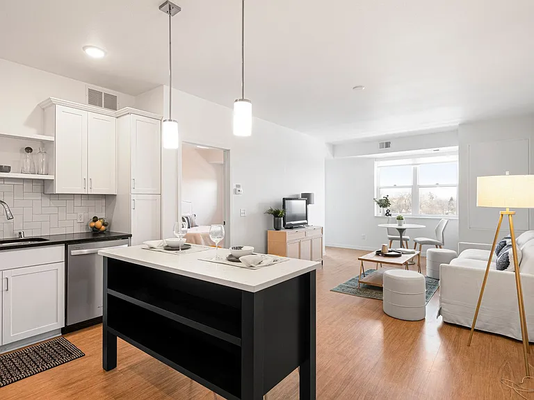 Grand & Syndicate Apartments — Photo 11