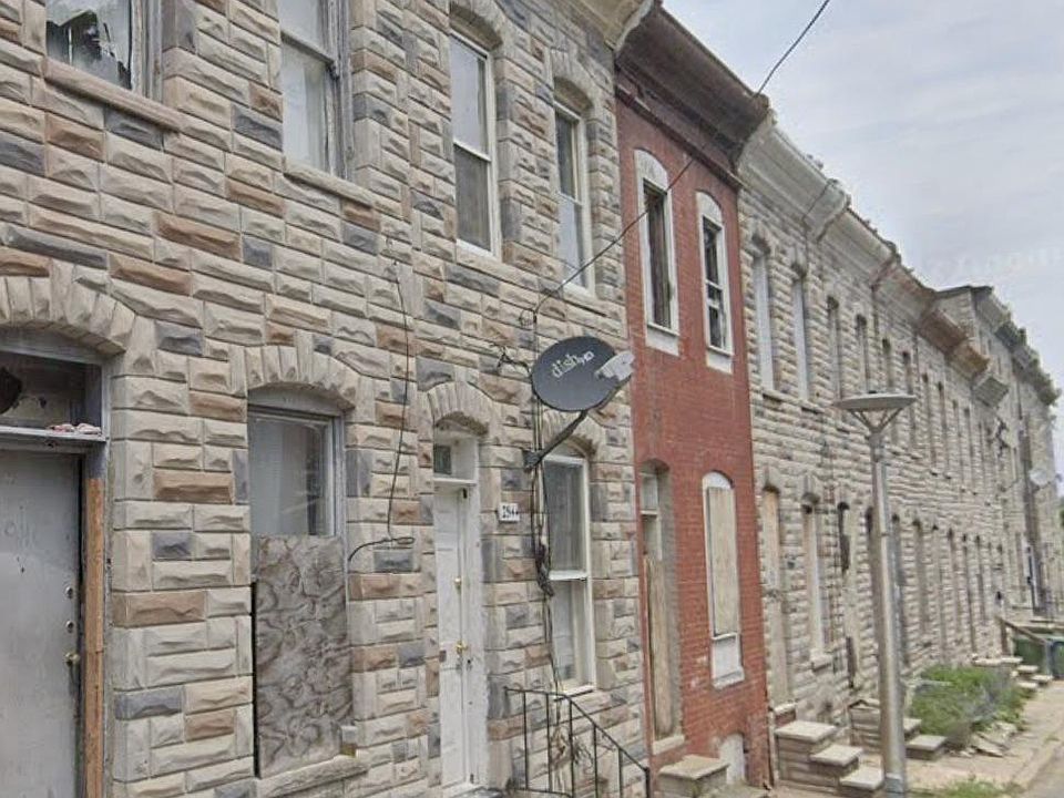 2nd image of 2544 Boyd St