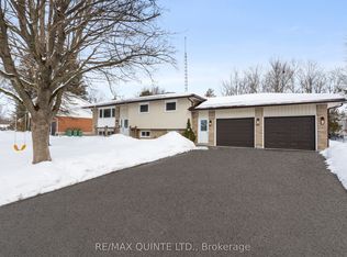 20 Taylor Dr, Prince Edward County, ON K8N 4Z7