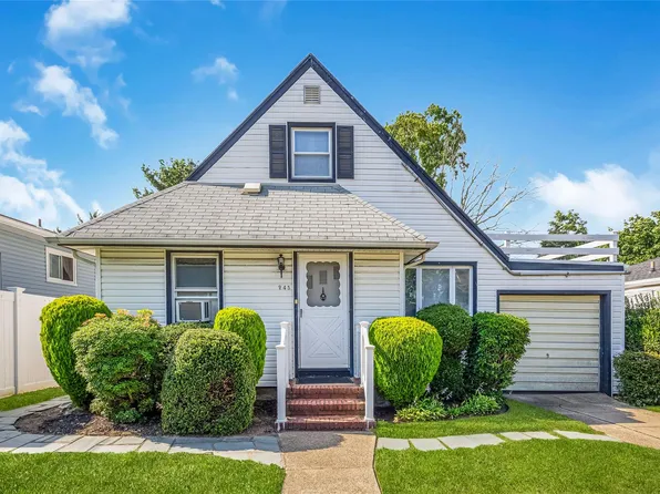 245 E Seaman Avenue, Freeport, NY 11520