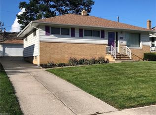 15305 Rowena Ave, Maple Heights, OH 44137