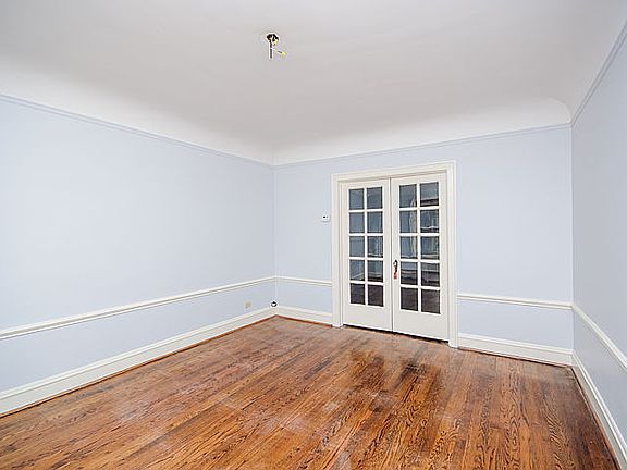 5th image of 5649 N Sacramento Ave