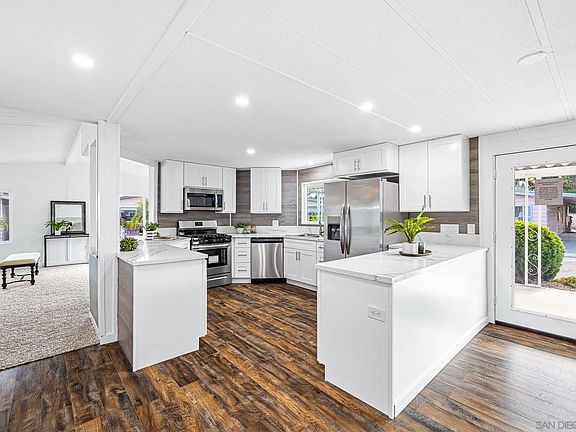 3rd image of 2250 N Broadway Space 35