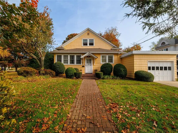 45 Irving Place, Rockville Centre, NY 11570