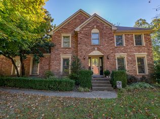801 Locust Pointe Pl, Louisville, KY 40245