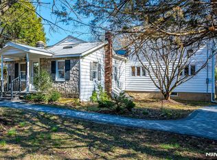 16 Sky Top Rd, Long Valley, NJ 07853
