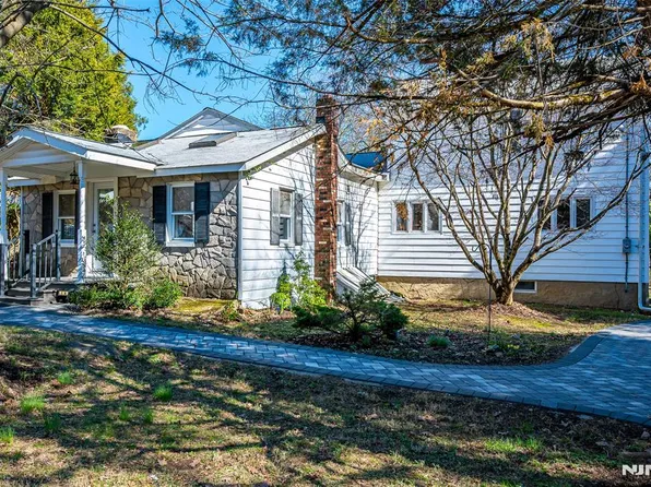 16 Sky Top Rd, Long Valley, NJ 07853