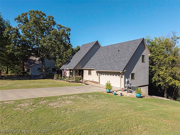 3rd image of 2309 Skye Rd