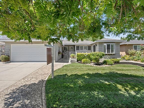 2nd image of 2415 Briarwood Dr