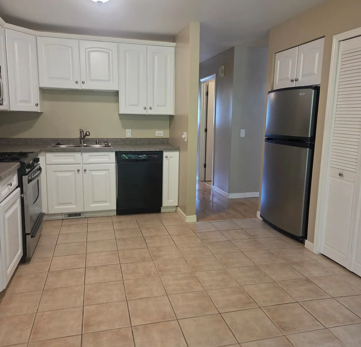 2 bed, 1164 sqft, $2,000 — Photo 4