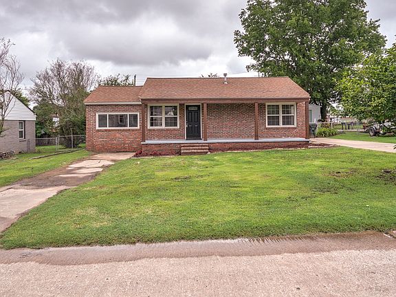 2nd image of 1213 Circle Dr