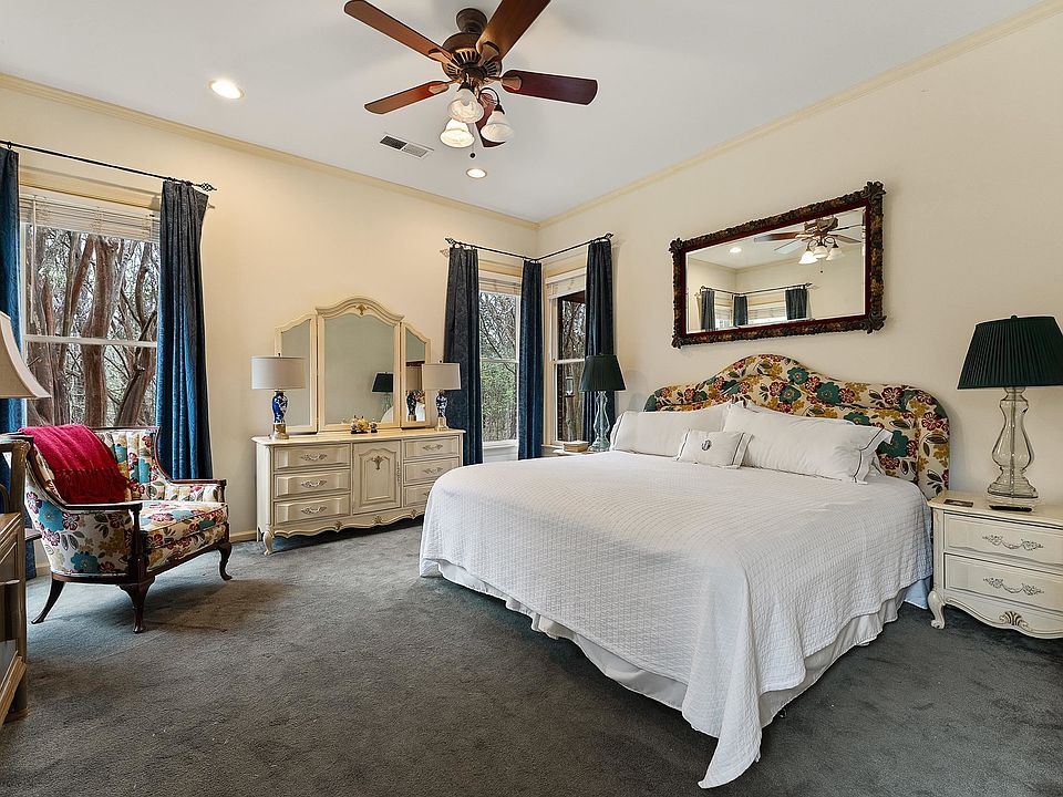 34th image of 3490 Yager Dr