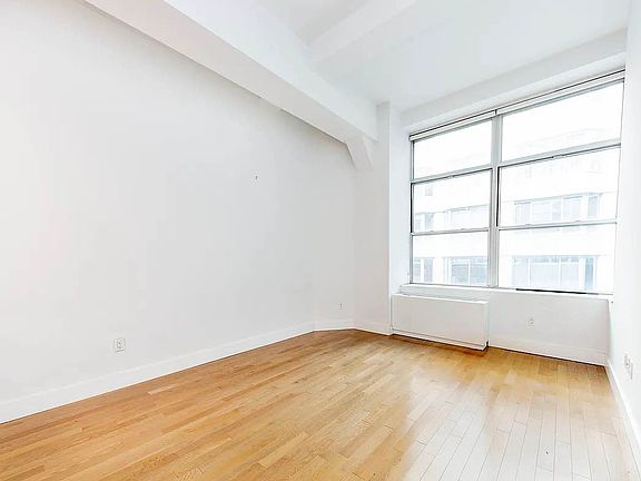 3rd image of 321 W 37th St APT 7E