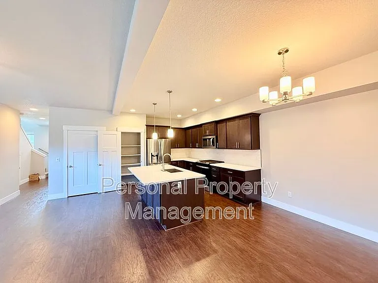 1530 NW 29th Pl — Photo 9