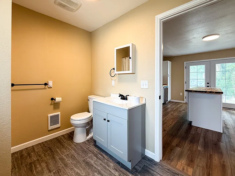 501 E 2nd Ave #6 — Photo 6