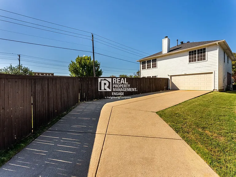 3929 Acorn Ln — Photo 35