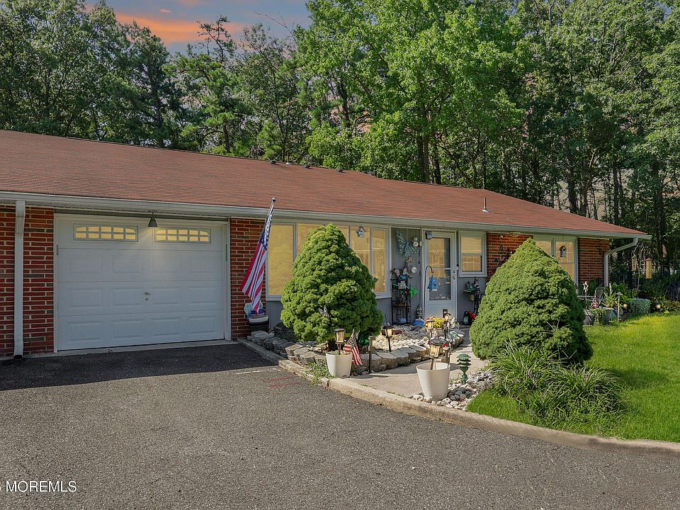 1st image of 457A Portsmouth Drive