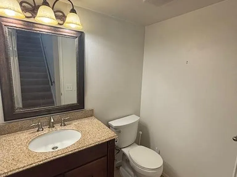 2150 W Hamilton Ave — Photo 11