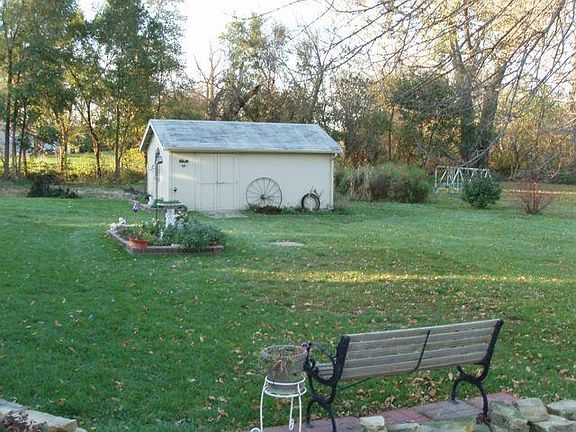 5th image of 3333 Vinton Ave