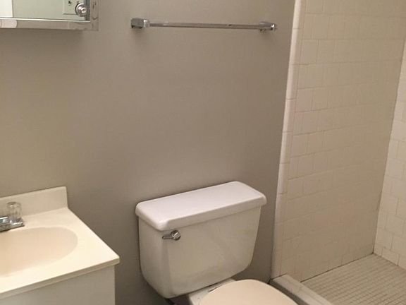 4th image of 6319 Olde Towne Ct