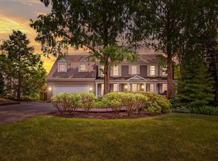 1905 Windsor Hunt Ct, Vienna, VA 22182