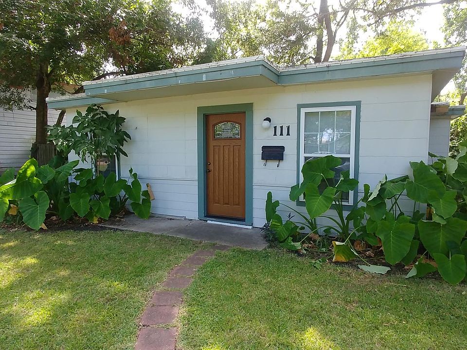 1st image of 111 Huisache St