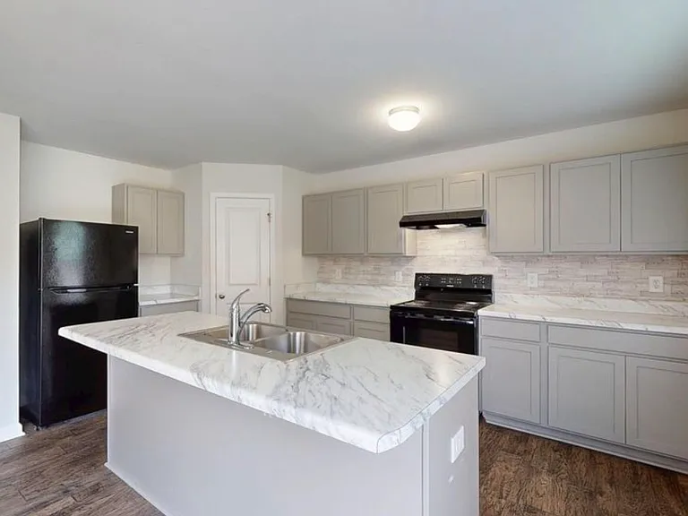 143 Maple Tree Ln — Photo 5