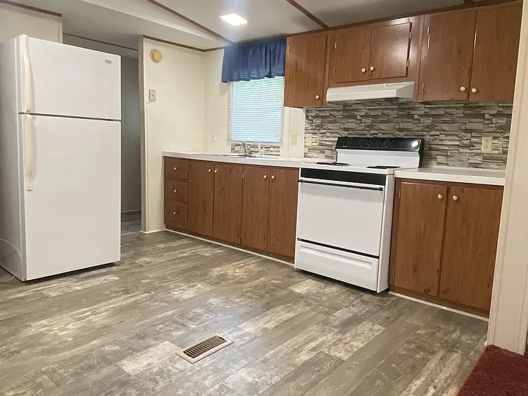 2894 Lake Upchurch Dr — Photo 27