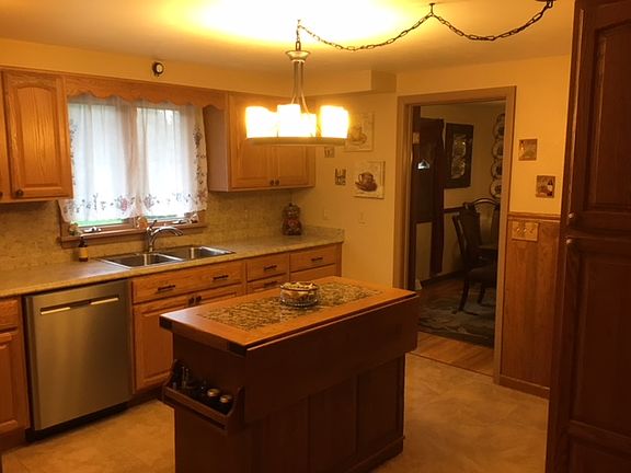 4th image of 1417 Greenfield Dr