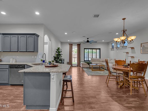 4th image of 14423 Loma Esmeralda Dr