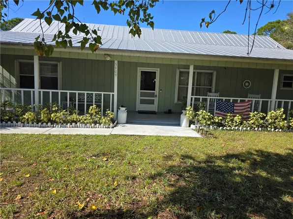 5809 Seagrape Dr, Fort Pierce, FL 34982