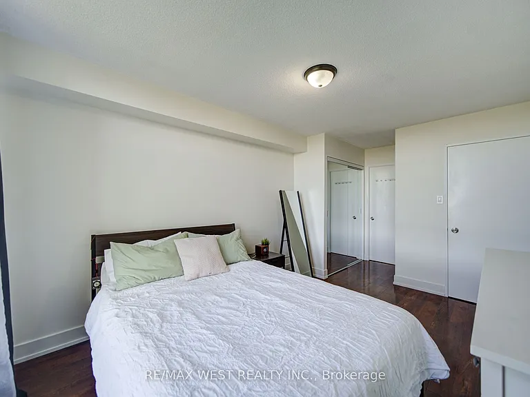 3559 Eglinton Ave W #1309 — Photo 33