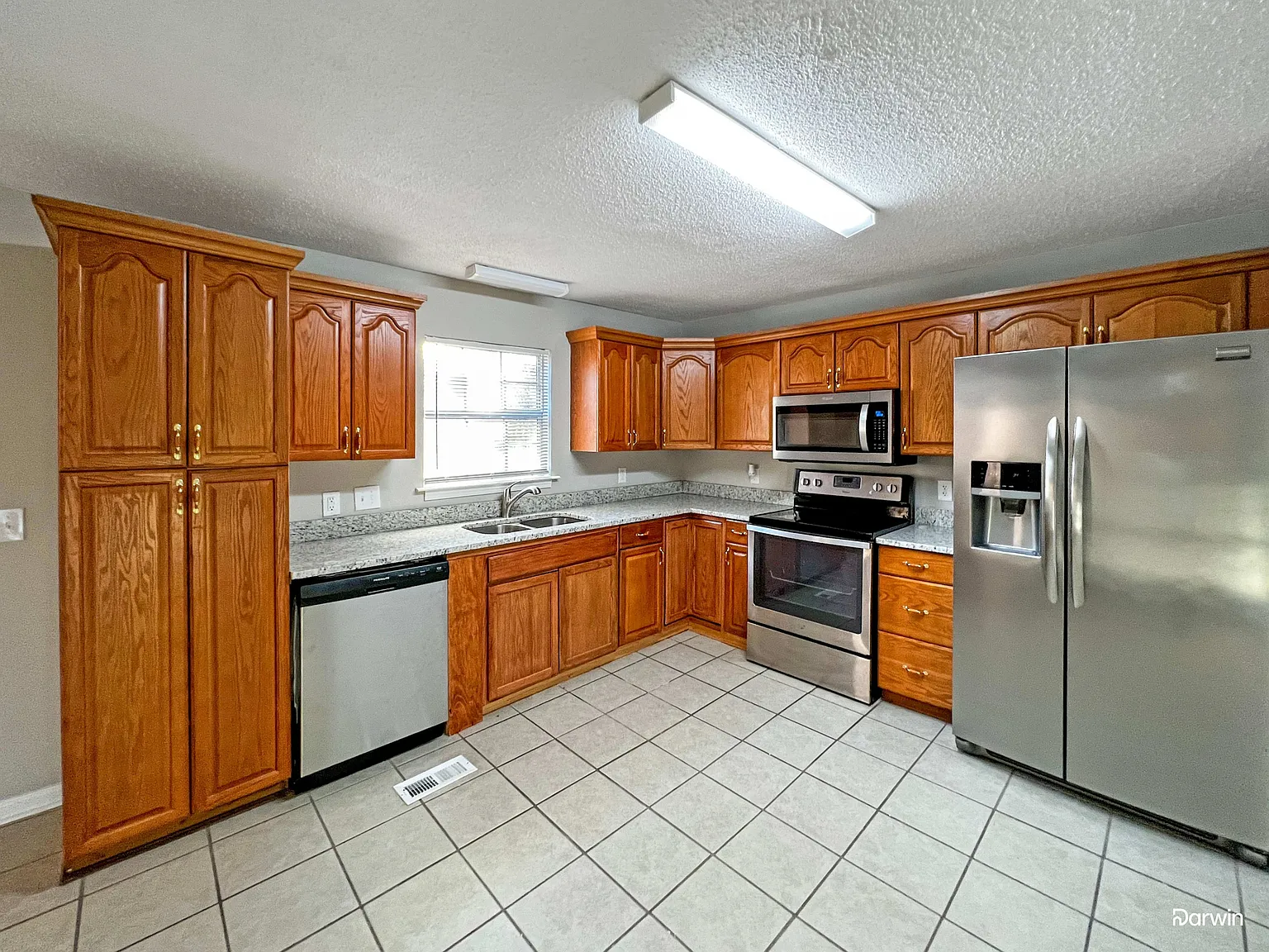 4 bed, 3.0 bath, 1542 sqft, $1,895 — Photo 2