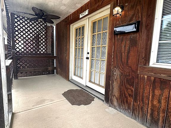 3rd image of 3929 Rhodes Ave
