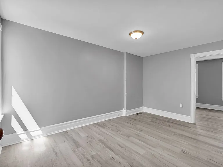 622.5 N Silk St — Photo 11