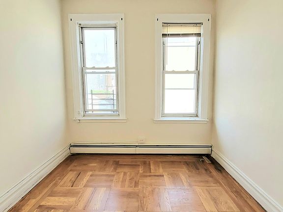 4th image of 1306 Saint Lawrence Ave #2