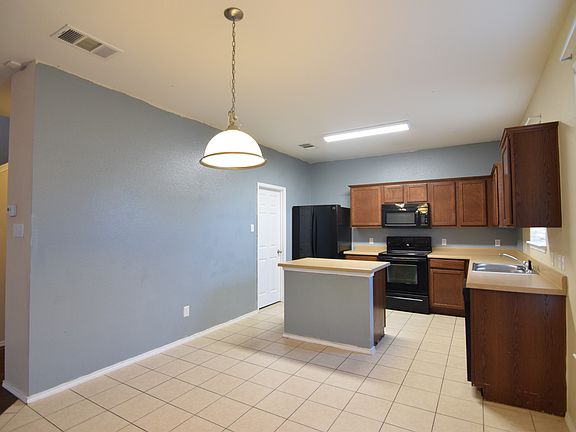 4th image of 409 E Orion Dr