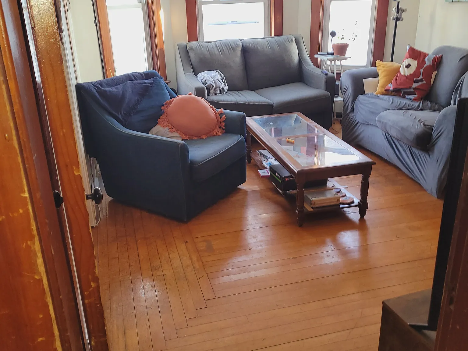 5 bed, 1.5 bath, 1700 sqft, $5,125 — Photo 3
