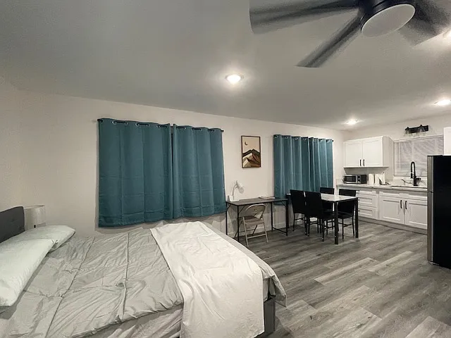 1 bed, 430 sqft, $1,380 — Photo 2