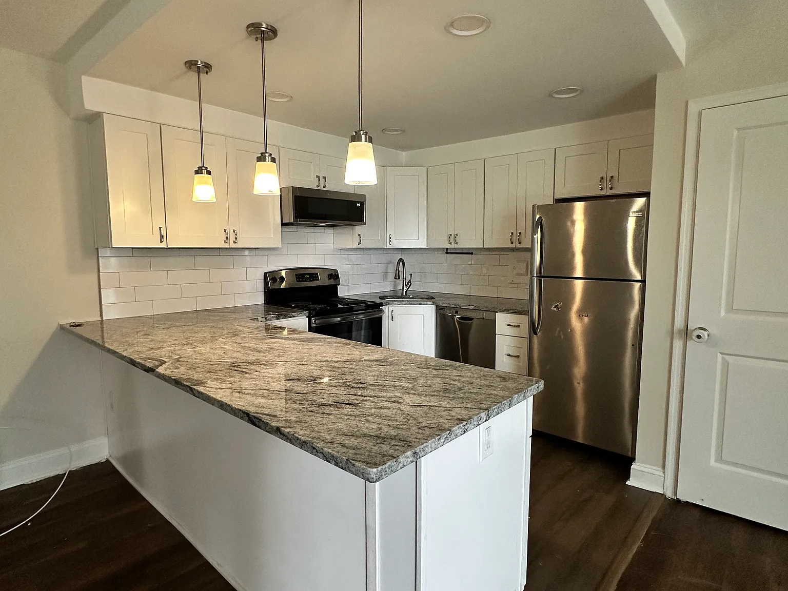 Pembroke Apartments — Photo 4