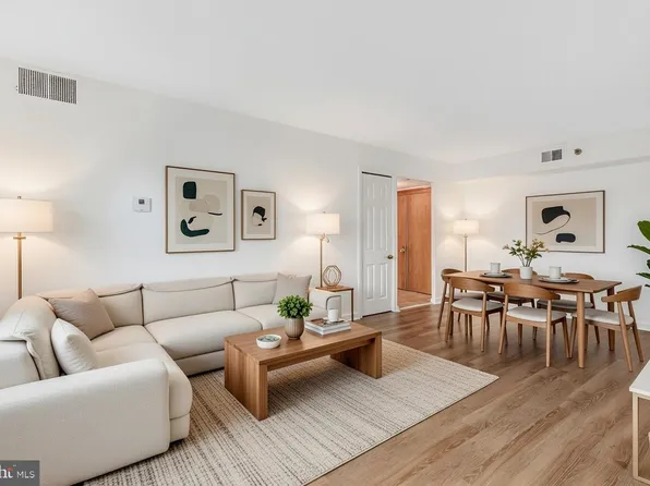 1301 N Courthouse Rd APT 705, Arlington, VA 22201