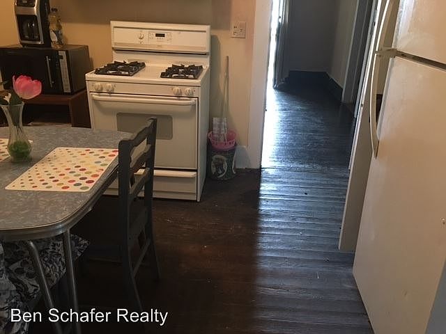 2nd image of 205 S Sycamore St