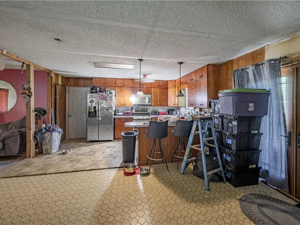 3842 SE Howard Dr, Topeka, KS 66605