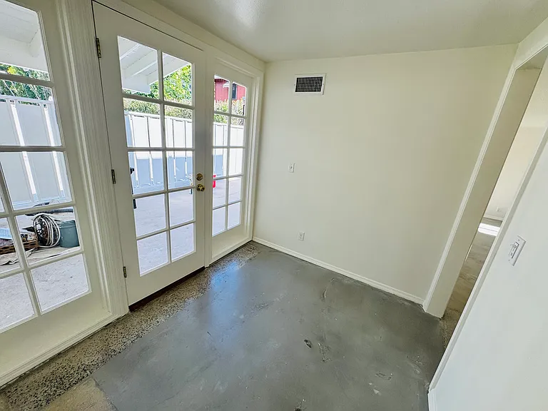 471 1/2 Ellis St — Photo 14