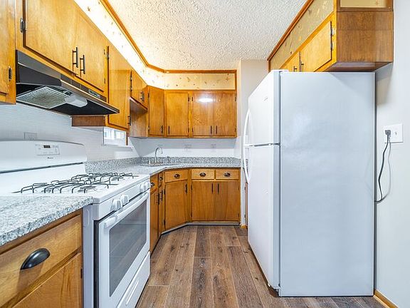 5th image of 1193 Carolyn Ave