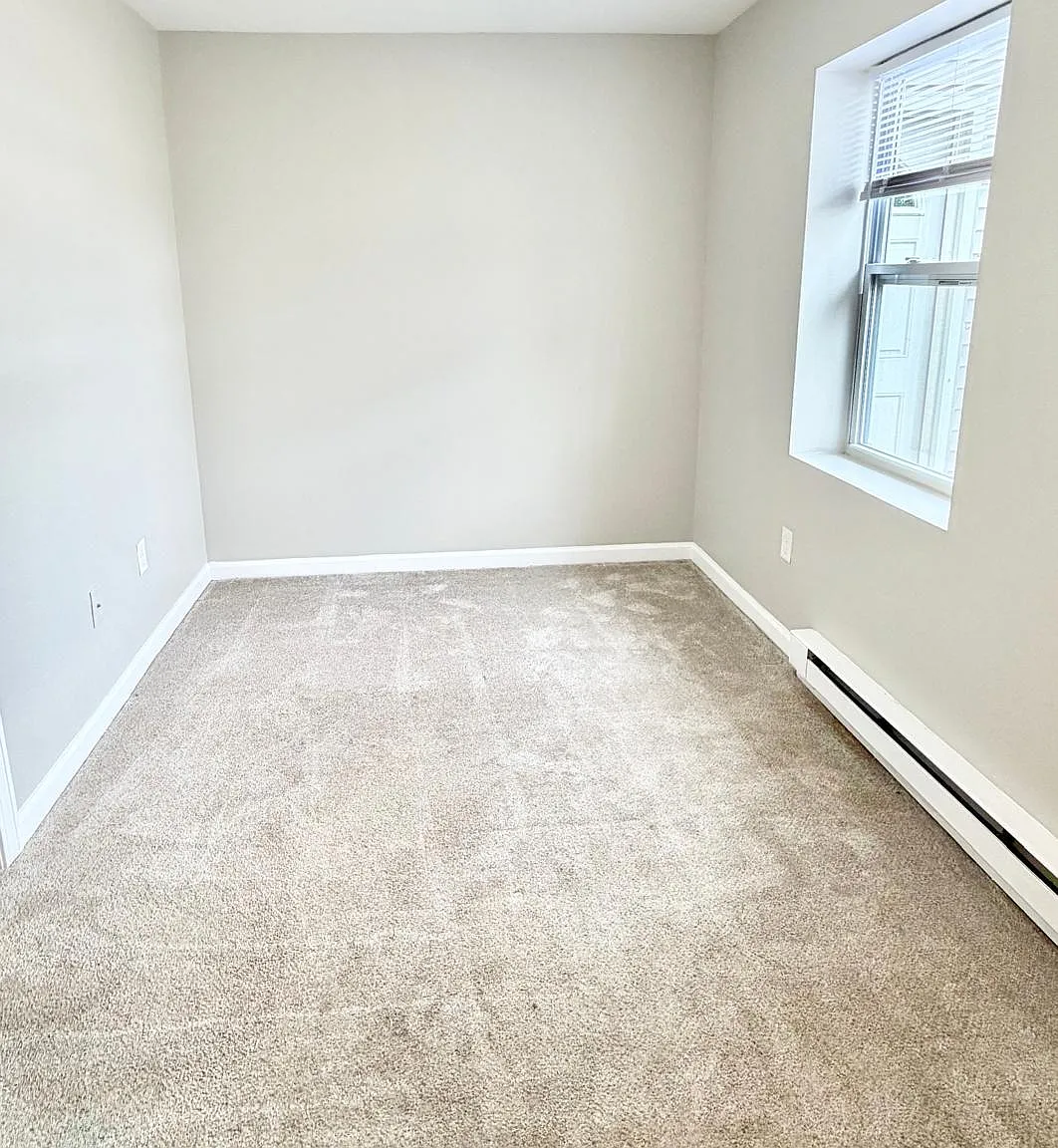 2 bed, 650 sqft, $1,875 — Photo 3