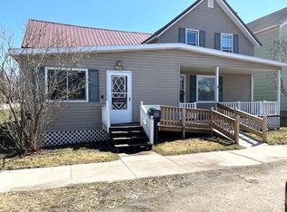 236 N D St, Cheboygan, MI 49721